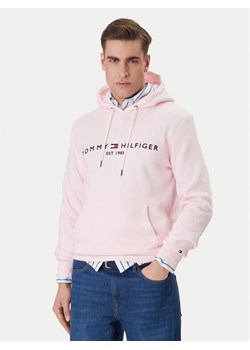 Tommy Hilfiger Bluza Logo MW0MW11599 Różowy Regular Fit ze sklepu MODIVO w kategorii Bluzy męskie - zdjęcie 189099098