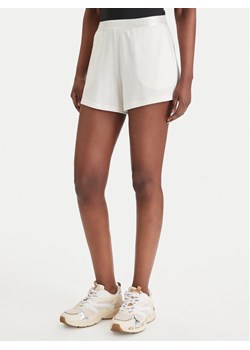 Guess Szorty sportowe O6GD02 KCQP2 Biały Relaxed Fit ze sklepu MODIVO w kategorii Szorty - zdjęcie 189101909