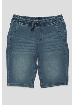 Krótkie niebieskie jeansowe spodenki dla chłopaka, Rozmiar - 140, Kolor - Niebieski ze sklepu REPORTER w kategorii Spodenki chłopięce - zdjęcie 189105157