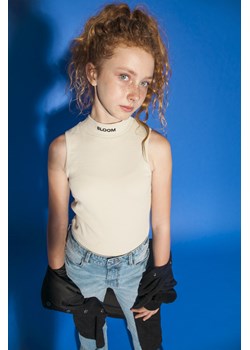 Beżowy top ze stójką BLOOM, Rozmiar - 146, Kolor - Beżowy ze sklepu REPORTER w kategorii Bluzki dziewczęce - zdjęcie 189105448