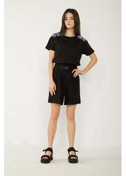 Czarne krótkie spodenki cargo, Rozmiar - 146, Kolor - Czarny ze sklepu REPORTER w kategorii Spodenki dziewczęce - zdjęcie 189105459