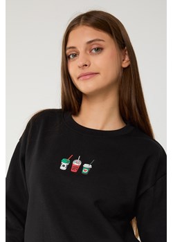 Czarna bluza dresowa z  nadrukiem, Rozmiar - 140, Kolor - Czarny ze sklepu REPORTER w kategorii Bluzy dziewczęce - zdjęcie 189106065