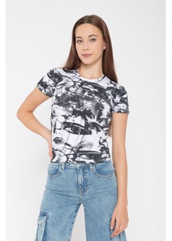 Biały T-shirt z nadrukami na całości, Rozmiar - 140, Kolor - Multikolor ze sklepu REPORTER w kategorii Bluzki dziewczęce - zdjęcie 189106117