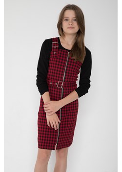 Sukienka na szelkach w czerwono-czarną kratę, Rozmiar - 140, Kolor - Multikolor ze sklepu REPORTER w kategorii Sukienki dziewczęce - zdjęcie 189106126