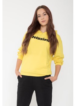 Żółta bluza dresowa z kapturem i wypukłym nadrukiem, Rozmiar - 140, Kolor - Neonowy żółty ze sklepu REPORTER w kategorii Bluzy dziewczęce - zdjęcie 189106167