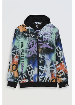 Czarna kurtka przejściowa z kapturem z kolorowym nadrukiem na całości, Rozmiar - 176, Kolor - Multikolor ze sklepu REPORTER w kategorii Kurtki chłopięce - zdjęcie 189106279