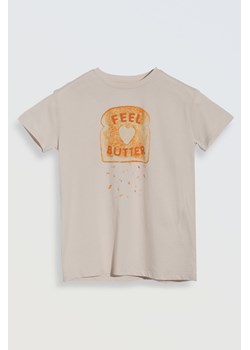Beżowy t-shirt z kolorowym nadrukiem na wysokości piersi, Rozmiar - 140, Kolor - Beżowy ze sklepu REPORTER w kategorii Bluzki dziewczęce - zdjęcie 189106579