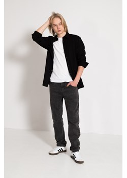 Czarna koszula z długim rękawem z tkaniny w prażki, Rozmiar - 140, Kolor - Czarny ze sklepu REPORTER w kategorii Koszule chłopięce - zdjęcie 189106649