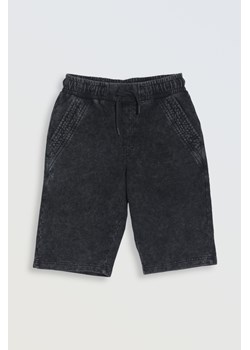 Czarne krótkie spodenki z efektem sprania, Rozmiar - 140, Kolor - Czarny ze sklepu REPORTER w kategorii Spodenki chłopięce - zdjęcie 189106686