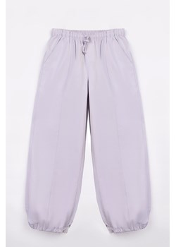 Jasnofioletowe spodnie oversize typu parachute, Rozmiar - 146, Kolor - Fioletowy ze sklepu REPORTER w kategorii Spodnie dziewczęce - zdjęcie 189106689