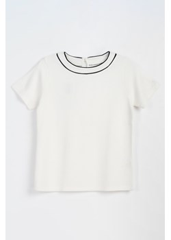 Biała elegancka bluzka SLIM z ozdobną lamówką z dzianiny sweterkowej, Rozmiar - 140, Kolor - Biały ze sklepu REPORTER w kategorii Bluzki dziewczęce - zdjęcie 189106735