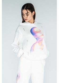 Biała bluza OVERSIZE z kapturem z kolorową grafiką z przodu, Rozmiar - 140, Kolor - Biały ze sklepu REPORTER w kategorii Bluzy dziewczęce - zdjęcie 189106815