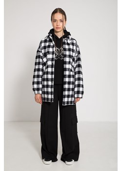 Czarne spodnie WIDE LEG z naszytymi przestrzennymi kieszeniami, Rozmiar - 140, Kolor - Czarny ze sklepu REPORTER w kategorii Spodnie dziewczęce - zdjęcie 189107057