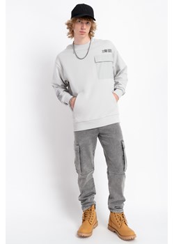 Szare spodnie jensowe typu cargo z efektem sprania, Rozmiar - 140, Kolor - Szary ze sklepu REPORTER w kategorii Spodnie chłopięce - zdjęcie 189107919