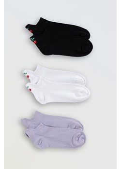 Kolorowy zestaw skarpet z ozdobnym haftem 3-PAK, Rozmiar -  31, Kolor - Multikolor ze sklepu REPORTER w kategorii Skarpetki dziecięce - zdjęcie 189108028