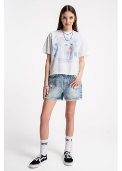 Jasnoniebieskie krótkie spodenki jeansowe REGULAR z efektem strzępionych nogawek, Rozmiar - 170, Kolor - Niebieski ze sklepu REPORTER w kategorii Spodenki dziewczęce - zdjęcie 189108219