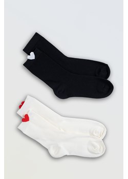Biało-czarny zestaw skarpet z ozdobnym serduszkiem 2-PAK, Rozmiar -  31, Kolor - Multikolor ze sklepu REPORTER w kategorii Skarpetki dziecięce - zdjęcie 189108288