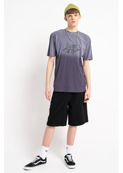 Czarne krótkie spodenki dresowe REGULAR bez nadruków, Rozmiar - 140, Kolor - Czarny ze sklepu REPORTER w kategorii Spodenki chłopięce - zdjęcie 189108427