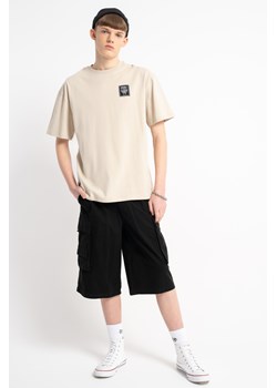 Czarne krótkie spodenki REGULAR z przestrzennymi kieszeniami, Rozmiar - 140, Kolor - Czarny ze sklepu REPORTER w kategorii Spodenki męskie - zdjęcie 189108507