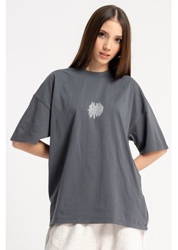 Ciemnoszary t-shirt OVERSIZE z autorską grafiką z z tyłu, Rozmiar - 140, Kolor - Ciemny szary ze sklepu REPORTER w kategorii Bluzki dziewczęce - zdjęcie 189108728