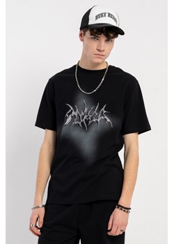 Czarny t-shirt REGULAR z autorską grafiką z przodu, Rozmiar - 140, Kolor - Czarny ze sklepu REPORTER w kategorii T-shirty chłopięce - zdjęcie 189108798