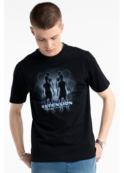 Czarny t-shirt REGULAR z autorską grafiką z przodu, Rozmiar - 146, Kolor - Czarny ze sklepu REPORTER w kategorii T-shirty chłopięce - zdjęcie 189109379