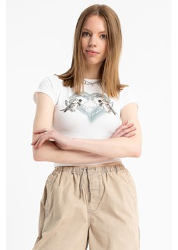 Biała bluzka SLIM z autorską grafiką z przodu, Rozmiar - 140, Kolor - Biały ze sklepu REPORTER w kategorii Bluzki dziewczęce - zdjęcie 189109448