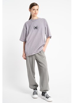 Szare spodnie dresowe OVERSIZE z modnymi cięciami, Rozmiar - 158, Kolor - Szary ze sklepu REPORTER w kategorii Spodnie dziewczęce - zdjęcie 189110038