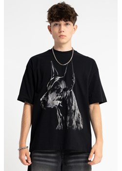 Czarny t-shirt OVERSIZE z autorską grafiką z przodu, Rozmiar - 152, Kolor - Czarny ze sklepu REPORTER w kategorii T-shirty chłopięce - zdjęcie 189110087