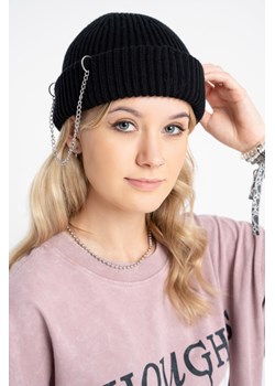 Czarna czapka z ozdobnym łańcuszkiem, Rozmiar -  r2, Kolor - Czarny ze sklepu REPORTER w kategorii Czapki dziecięce - zdjęcie 189110135