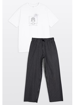 Biało-czarna piżama z autorską grafiką z przodu, Rozmiar - 146, Kolor - Multikolor ze sklepu REPORTER w kategorii Piżamy dziecięce - zdjęcie 189110256