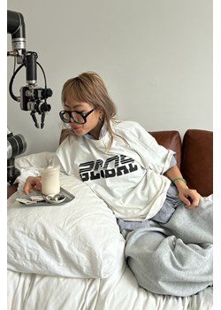 2005xReporter Biały t-shirt OVERSIZE, Rozmiar - S--, Kolor - Beżowy ze sklepu REPORTER w kategorii T-shirty chłopięce - zdjęcie 189110506