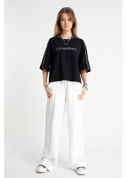 Białe spodnie dresowe STRAIGHT z modnymi przeszyciami, Rozmiar - 146, Kolor - Biały ze sklepu REPORTER w kategorii Spodnie dziewczęce - zdjęcie 189110779