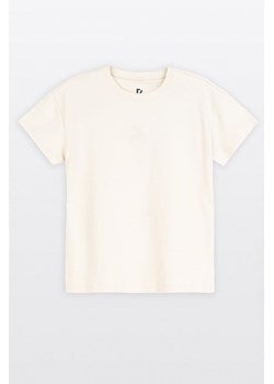 Kremowa bluzka REGULAR z krótkimi rękawami z minimalistycznym haftem, Rozmiar - 140, Kolor - Beżowy ze sklepu REPORTER w kategorii Bluzki dziewczęce - zdjęcie 189111136