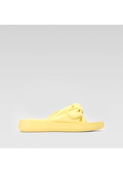 Klapki Jenny Fairy WS106-08 ze sklepu ccc.eu w kategorii Klapki damskie - zdjęcie 189122848