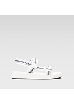 Sandały Jenny Fairy WS081-15 ze sklepu ccc.eu w kategorii Sandały damskie - zdjęcie 189122858