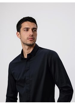 Reserved - Gładka koszula super slim fit - czarny ze sklepu Reserved w kategorii Koszule męskie - zdjęcie 189128725