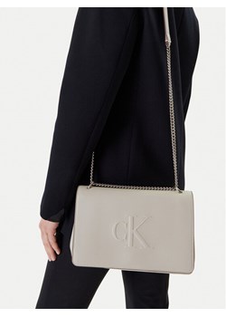 Torebka Calvin Klein Jeans Sculpted Ew Flap25 Shoulder Bag LV04K3035G Biały ze sklepu eobuwie.pl w kategorii Kopertówki - zdjęcie 189128927