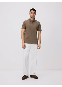 Reserved - Koszulka polo regular ze strukturalnej dzianiny - brązowy ze sklepu Reserved w kategorii T-shirty męskie - zdjęcie 189131458