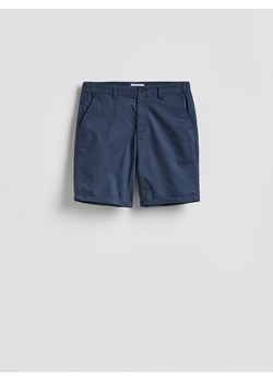 Reserved - Bawełniane szorty chino - granatowy ze sklepu Reserved w kategorii Spodnie męskie - zdjęcie 189132496