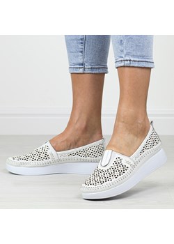 Białe skórzane półbuty damskie T.Sokolski 712 ze sklepu suzana.pl w kategorii Półbuty damskie - zdjęcie 189136699