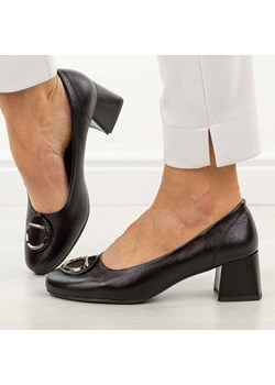 Czarne czółenka damskie na obcasie Jezzi asa281-4 ze sklepu suzana.pl w kategorii Czółenka - zdjęcie 189136785