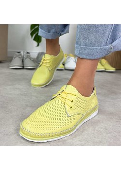 Cytrynowe skórzane ażurowe półbuty damskie T.Sokolski W26-01 ze sklepu suzana.pl w kategorii Półbuty damskie - zdjęcie 189136805