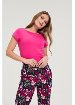 Bawełniany t-shirt fuksjowy ze sklepu Moodo.pl w kategorii Bluzki damskie - zdjęcie 189137018