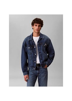 Calvin Klein Jeans Kurtka jeansowa 90S HORIZON TRUCKER | Regular Fit ze sklepu Gomez Fashion Store w kategorii Kurtki męskie - zdjęcie 189137255