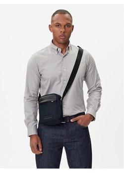 Saszetka Tommy Hilfiger Th Nylon Mini Reporter AM0AM13618 Granatowy ze sklepu eobuwie.pl w kategorii Saszetki - zdjęcie 189145146