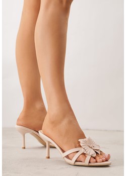 Beżowe Klapki na Szpilce z Aplikacją Kwiatka Valanna ze sklepu born2be.pl w kategorii Klapki damskie - zdjęcie 189160327