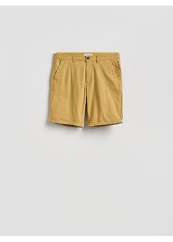Reserved - Bawełniane szorty chino - bursztynowy ze sklepu Reserved w kategorii Spodnie męskie - zdjęcie 189161356