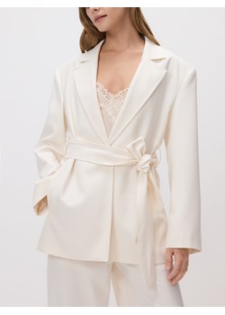 Reserved - Marynarka z paskiem - złamana biel ze sklepu Reserved w kategorii Marynarki damskie - zdjęcie 189176019