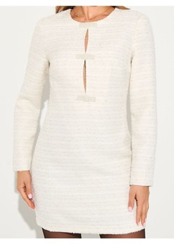 Sinsay - Sukienka mini z ozdobnymi perłami - kremowy ze sklepu Sinsay w kategorii Sukienki - zdjęcie 189180838